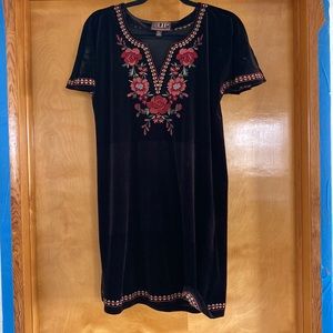 Black dress with flower embroidery